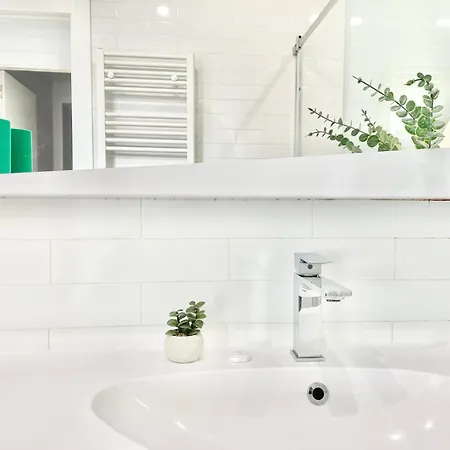 Dario De Regoyos Apartman *
